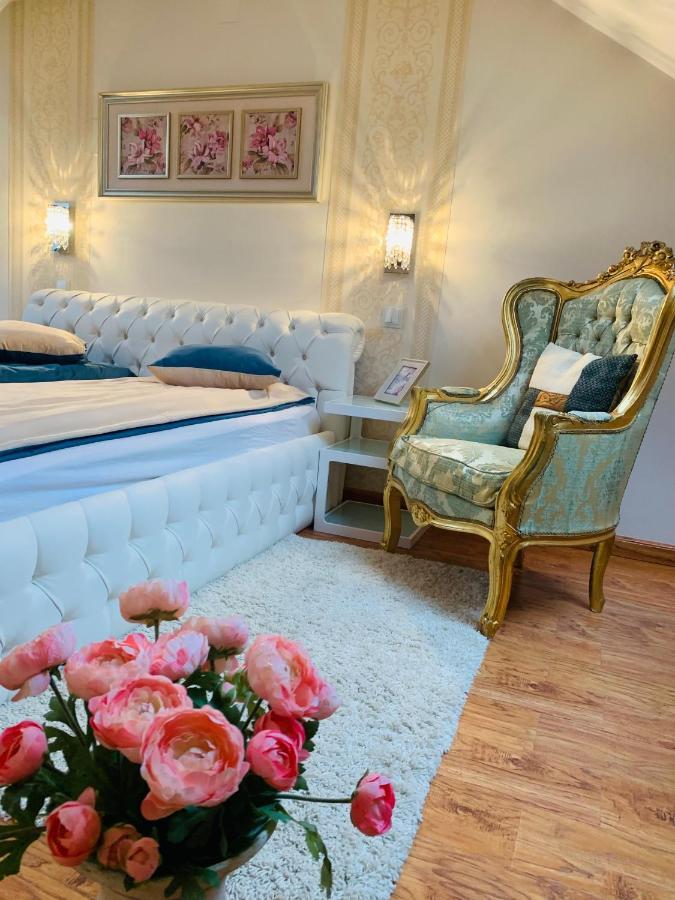 Casa Central Luxury Oradea Eksteriør billede