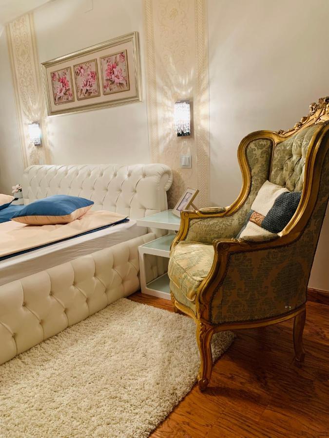Casa Central Luxury Oradea Eksteriør billede